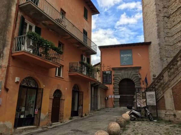 locale commerciale in affitto a Perugia in zona Centro Città