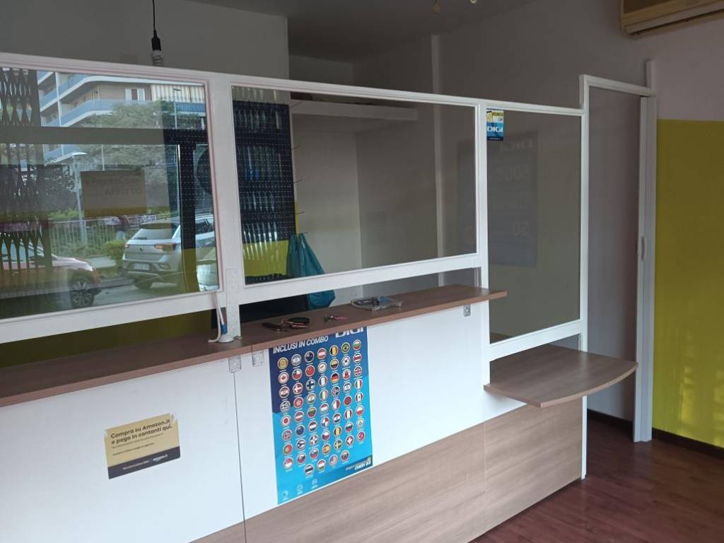 negozio in affitto a Perugia in zona Stazione