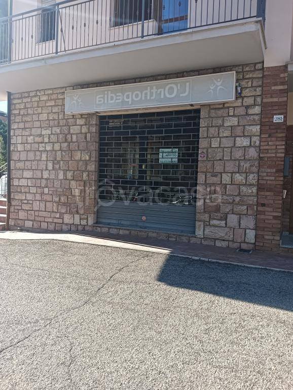 negozio in affitto a Perugia in zona San Sisto