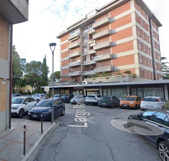 locale commerciale in affitto a Perugia in zona Madonna Alta