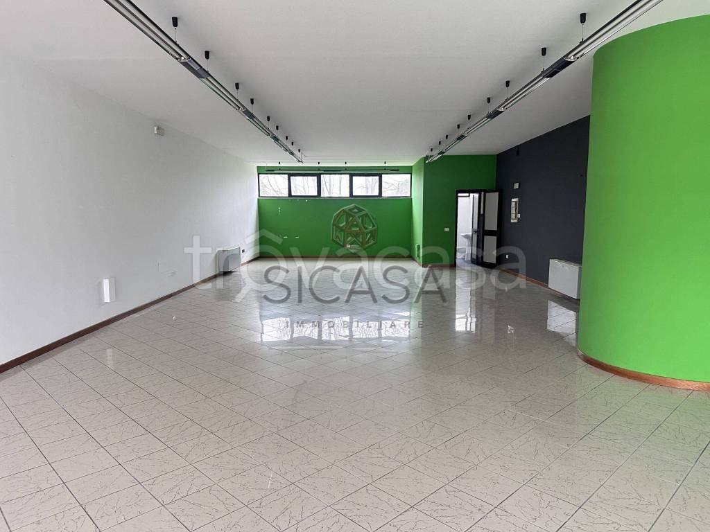 negozio in affitto a San Giustino