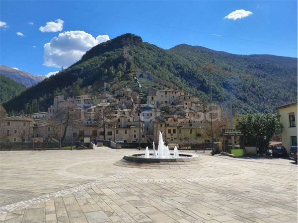 appartamento in affitto a Scheggino