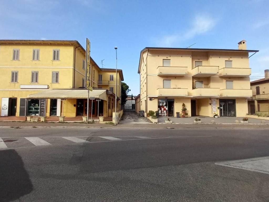 negozio in affitto a Spello