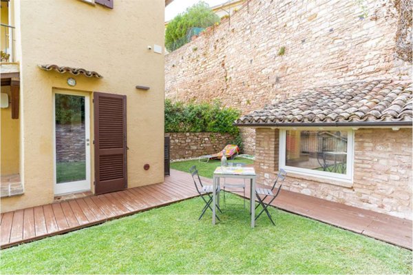 casa indipendente in affitto a Spello