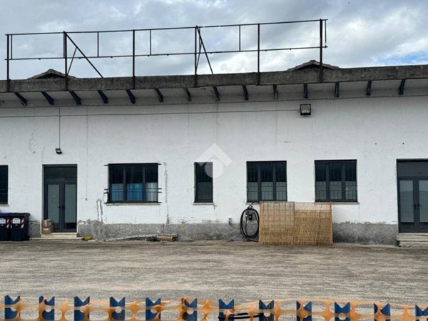 locale commerciale in affitto a Spello in zona Capitan Loreto