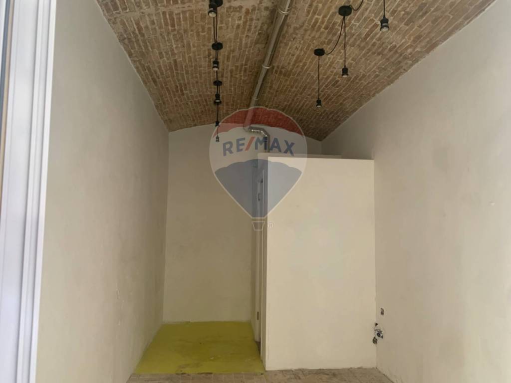 negozio in affitto a Spoleto