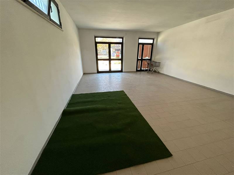 negozio in affitto a Spoleto