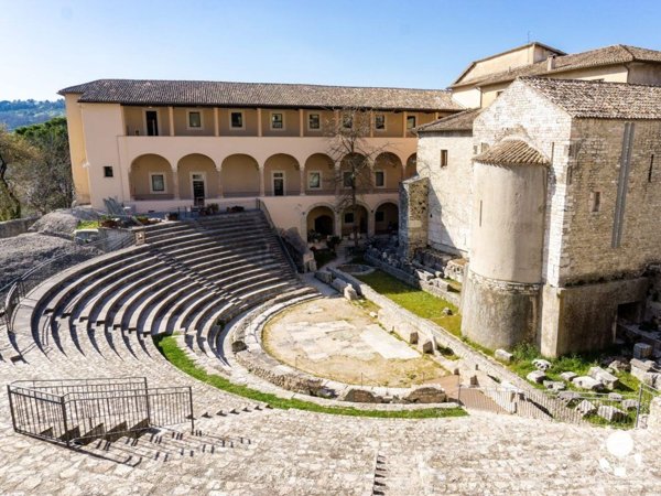negozio in affitto a Spoleto