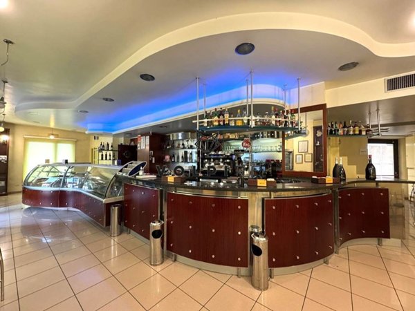 locale commerciale in affitto a Spoleto