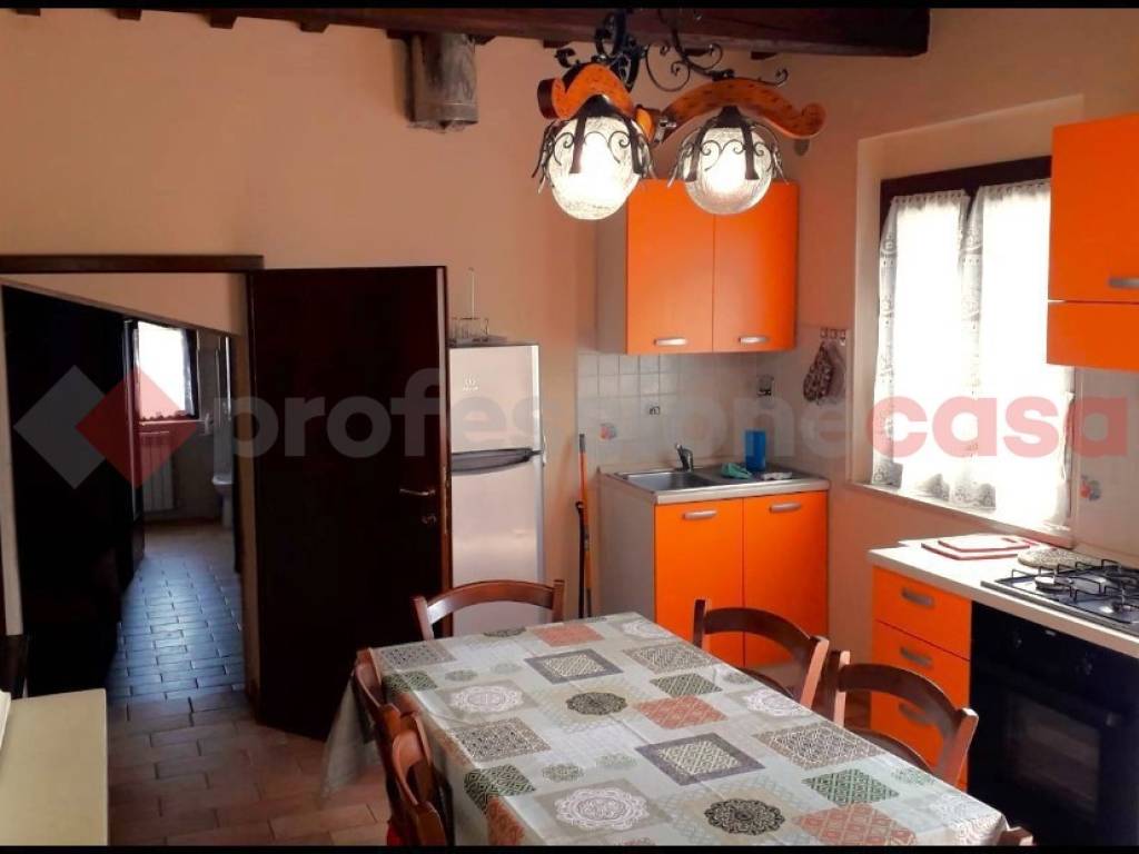 appartamento in affitto a Spoleto in zona Pontebari