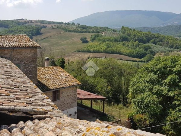 appartamento in affitto a Spoleto in zona Uncinano