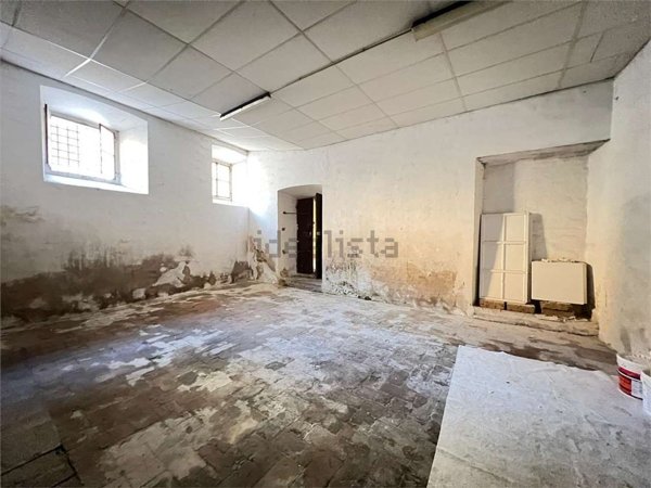 locale commerciale in affitto a Spoleto