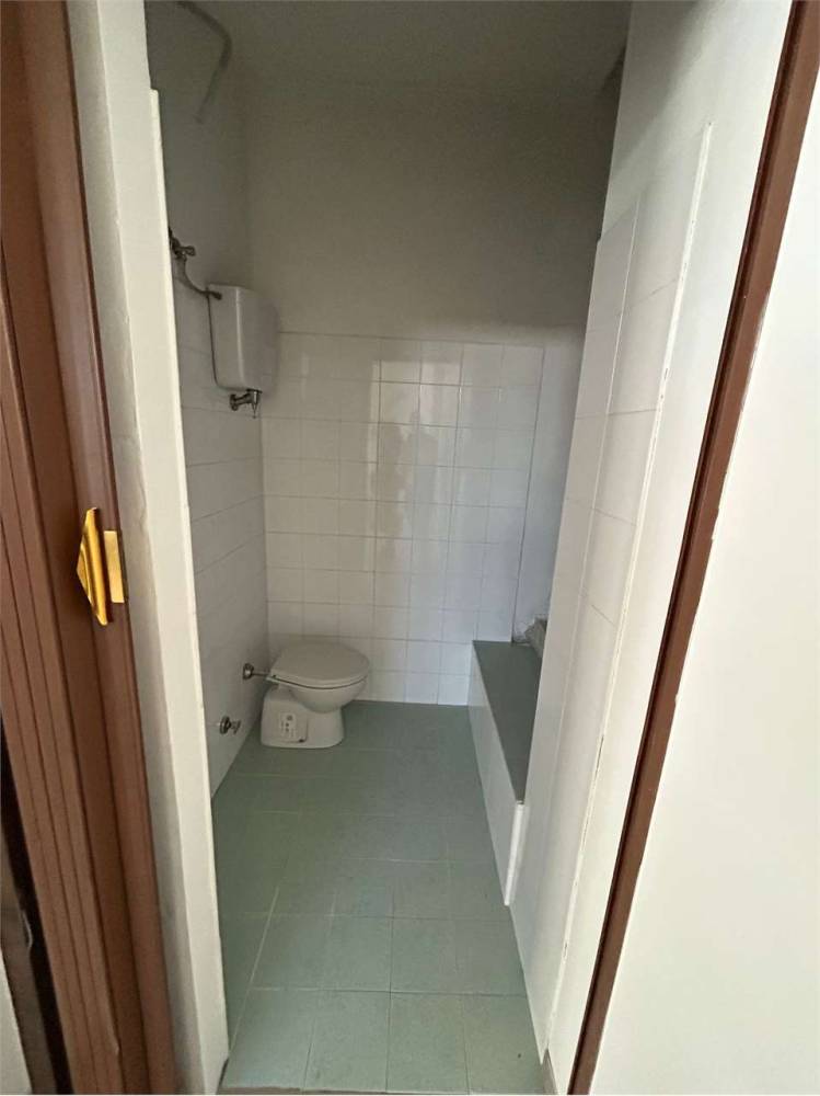 negozio in affitto a Spoleto in zona Pontebari