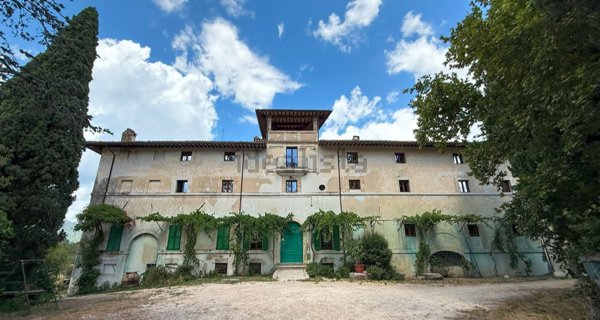 appartamento in affitto a Spoleto in zona Baiano