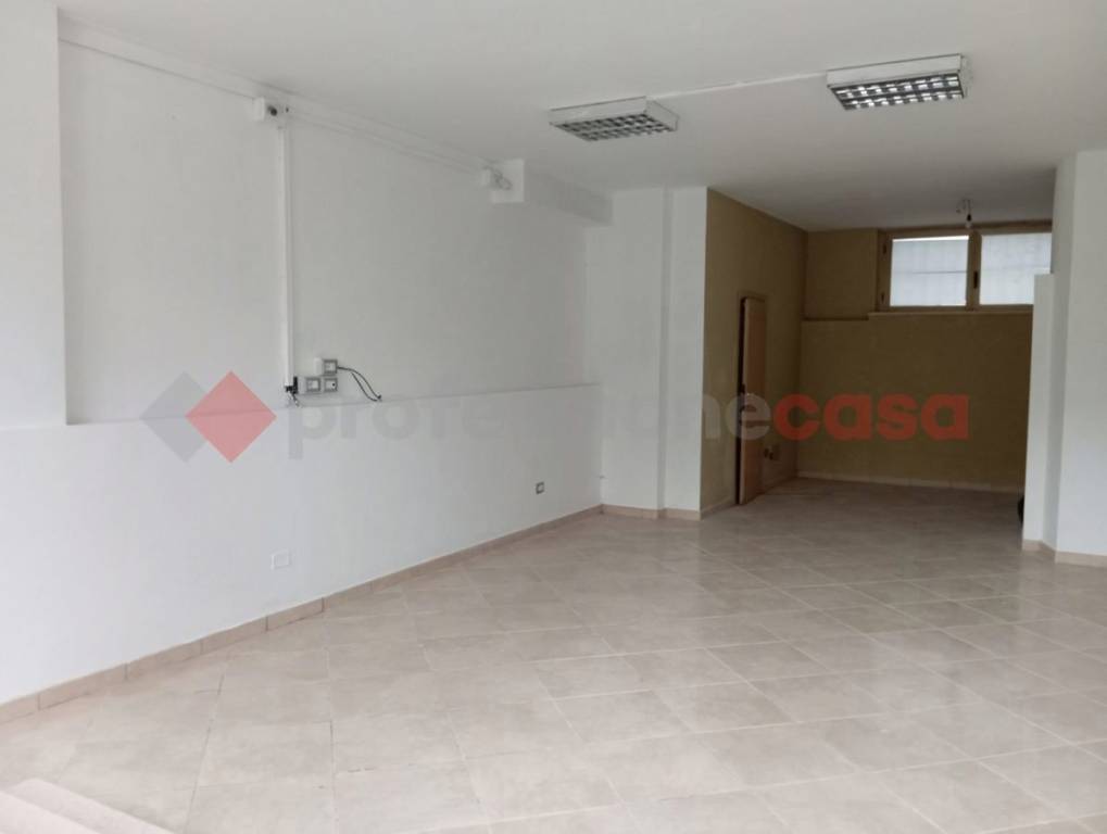 negozio in affitto a Spoleto