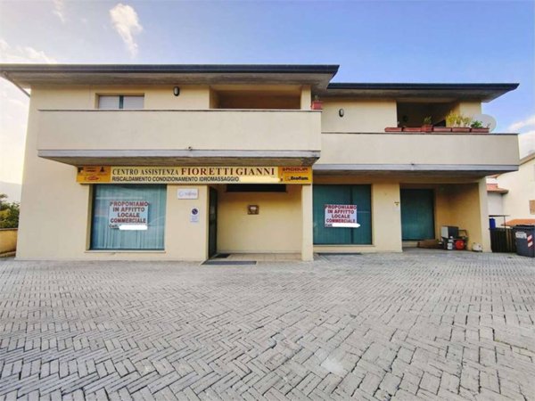 negozio in affitto a Spoleto in zona San Giovanni di Baiano