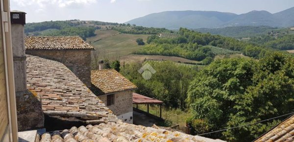 appartamento in affitto a Spoleto in zona Uncinano
