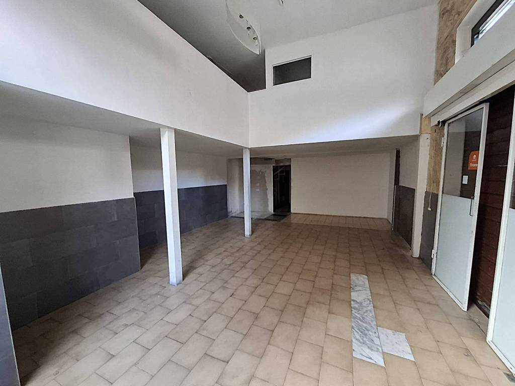 negozio in affitto a Spoleto