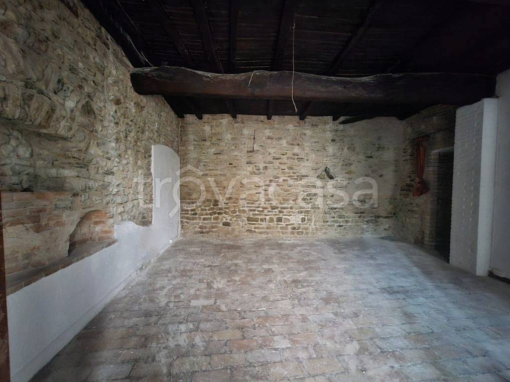 negozio in affitto a Spoleto