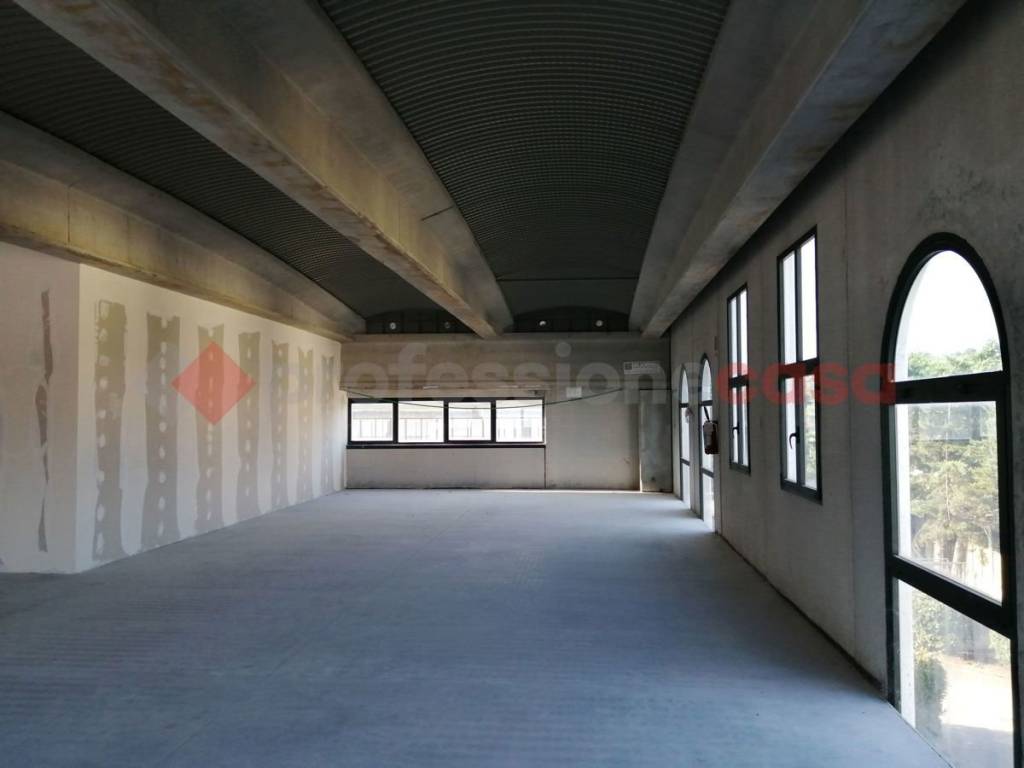 locale commerciale in affitto a Spoleto