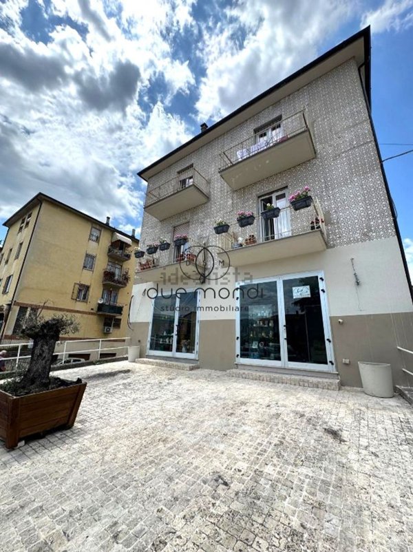 locale commerciale in affitto a Spoleto in zona Pontebari