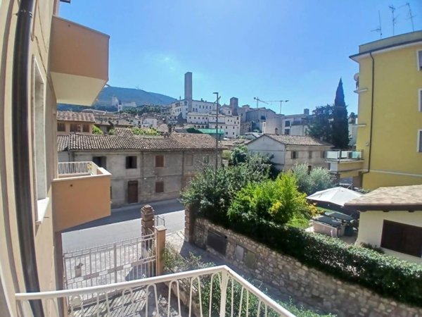 appartamento in affitto a Spoleto in zona Collerisana