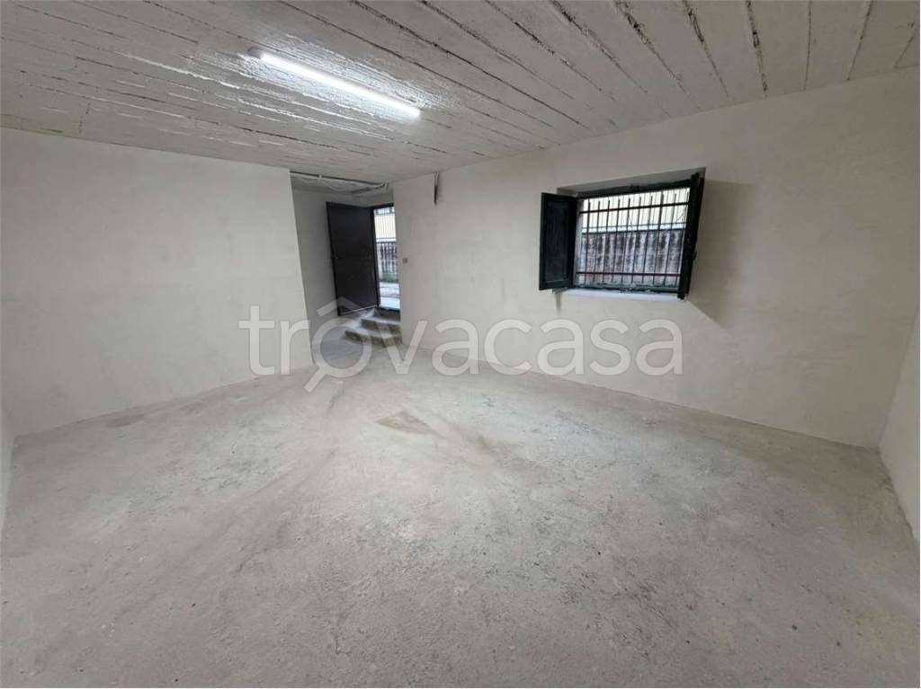 locale commerciale in affitto a Spoleto