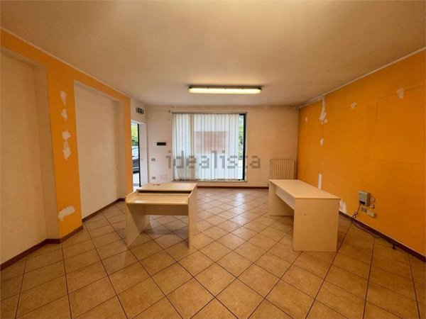 locale commerciale in affitto a Spoleto