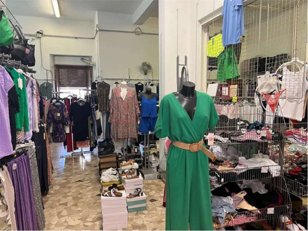 locale commerciale in affitto a Spoleto in zona Collerisana