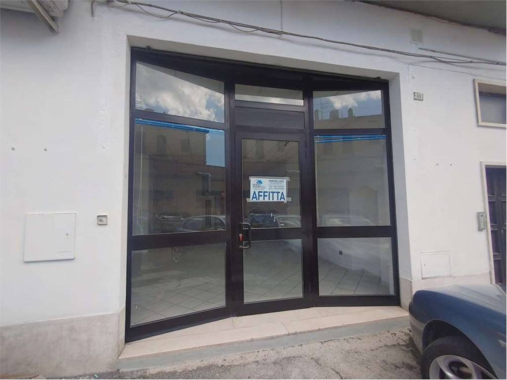 negozio in affitto a Todi