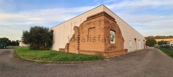 capannone in affitto a Todi in zona Pantalla