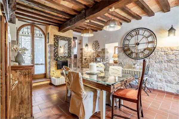 pentavano in affitto a Todi