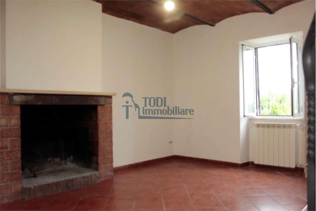 casa indipendente in affitto a Todi