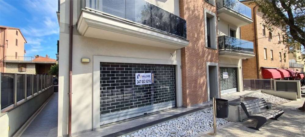 negozio in affitto a Todi