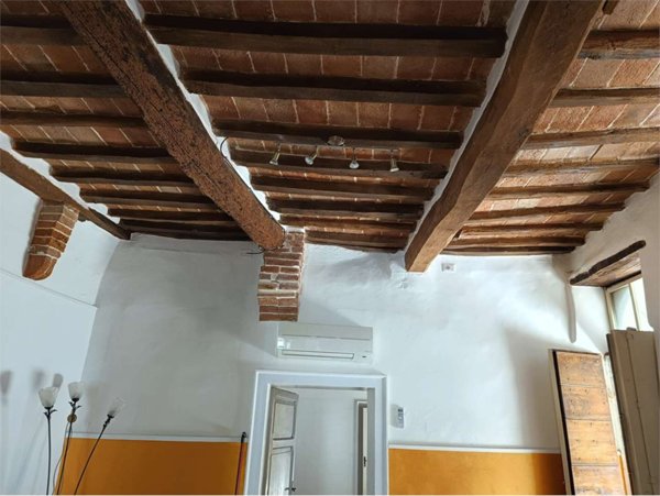 locale commerciale in affitto a Todi