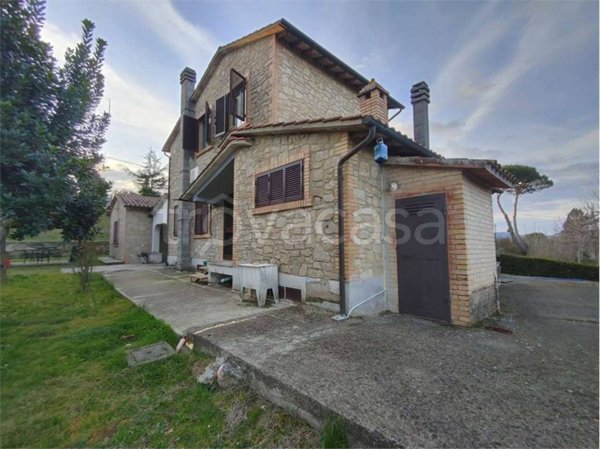 casa indipendente in affitto a Todi
