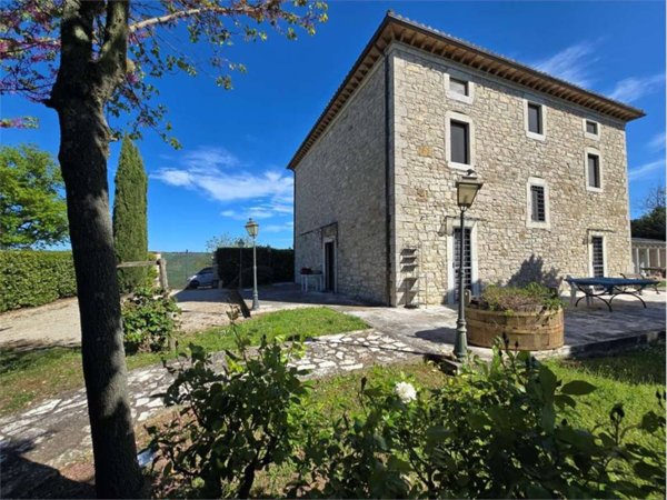 casa indipendente in affitto a Todi