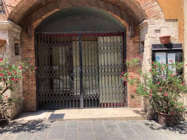 negozio in affitto a Todi
