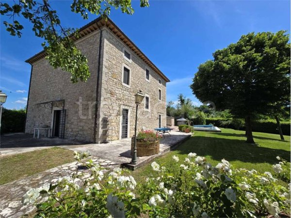 casa indipendente in affitto a Todi