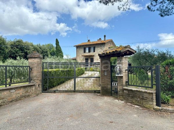appartamento in affitto a Todi in zona Pantalla