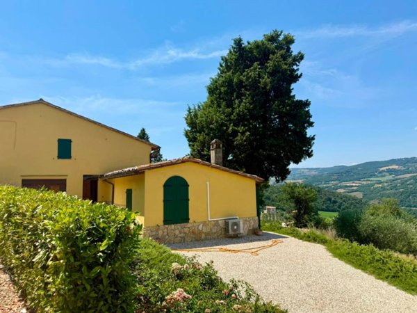 casa indipendente in affitto a Todi