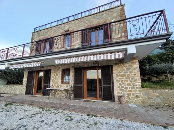 casa indipendente in affitto a Torgiano
