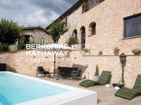 appartamento in affitto a Trevi