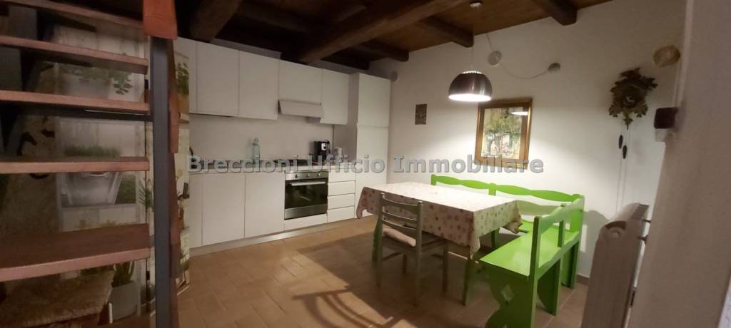 appartamento in affitto a Trevi