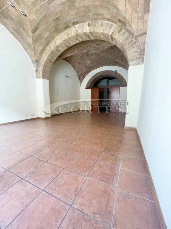 negozio in affitto ad Umbertide