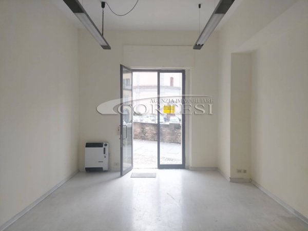 locale commerciale in affitto ad Umbertide