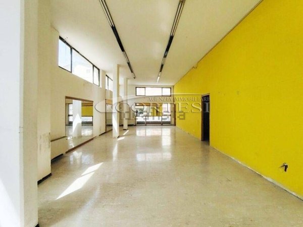 locale commerciale in affitto ad Umbertide