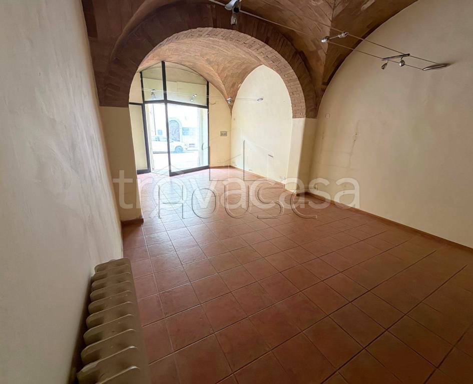 negozio in affitto ad Umbertide