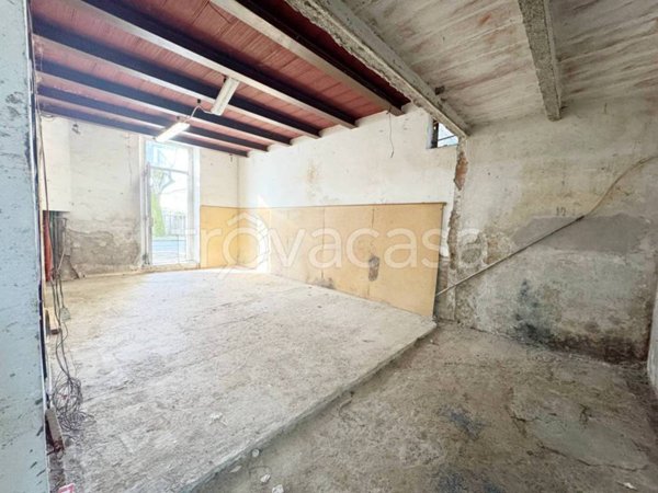 negozio in affitto ad Umbertide