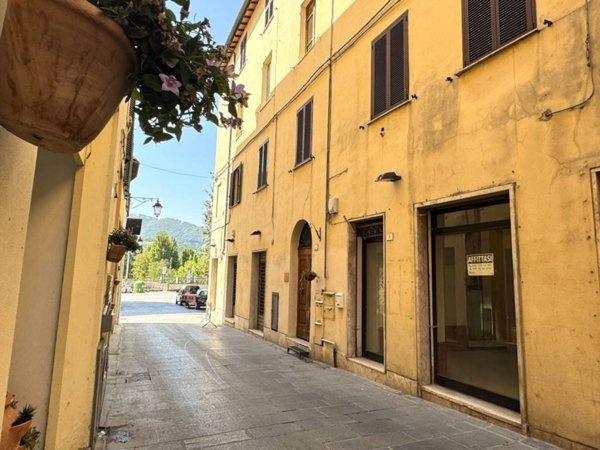 negozio in affitto ad Umbertide